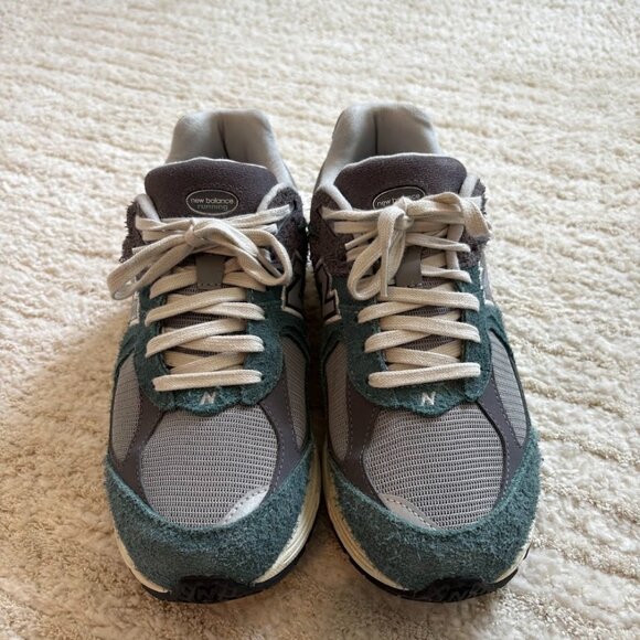 New Balance 2002r Sneakers - Picture 3 of 7